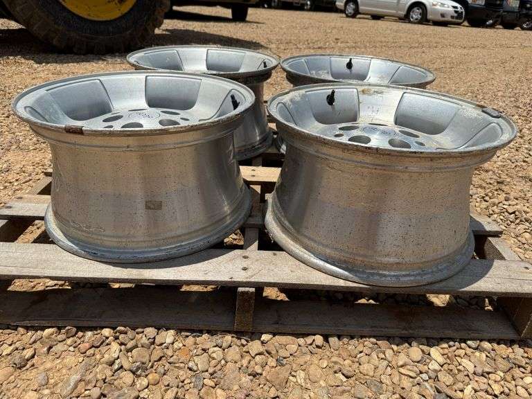 (4) Jeep 16" Rims