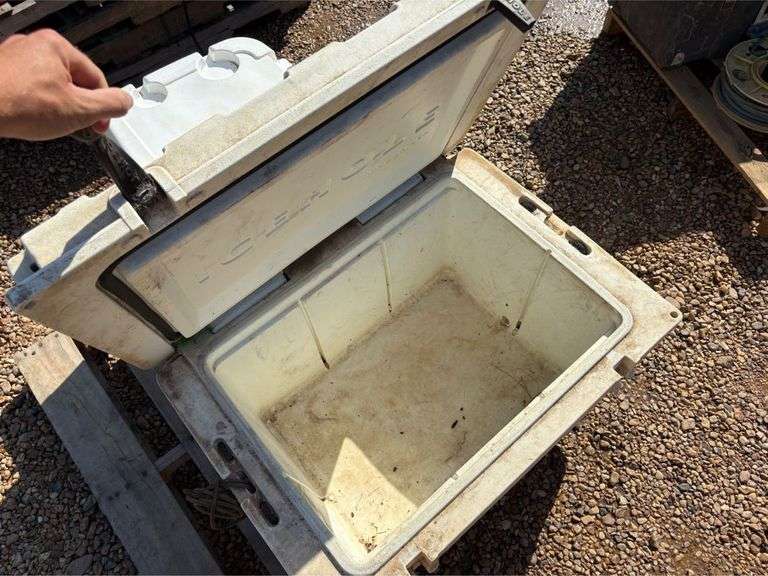 Icehouse & Igloo Ice Chests #1