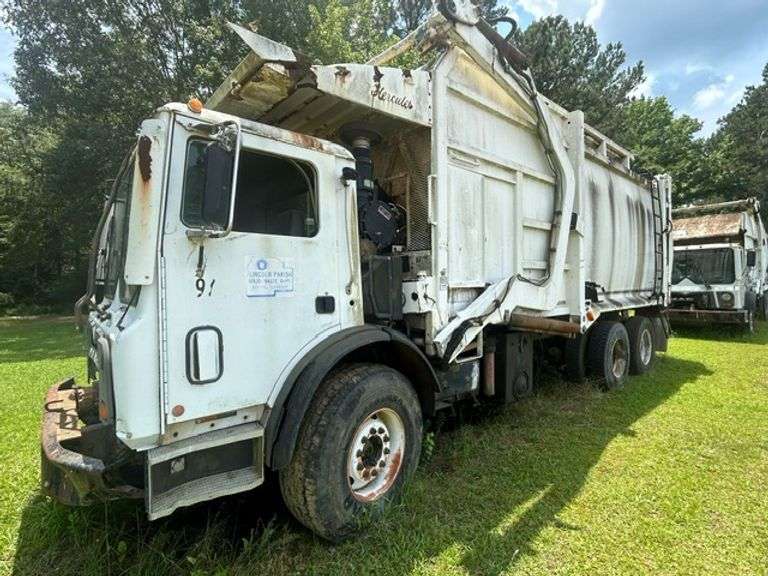 2008 Mack MRU613 Garbage Truck, E-Z Pack Hercules Garbage Body