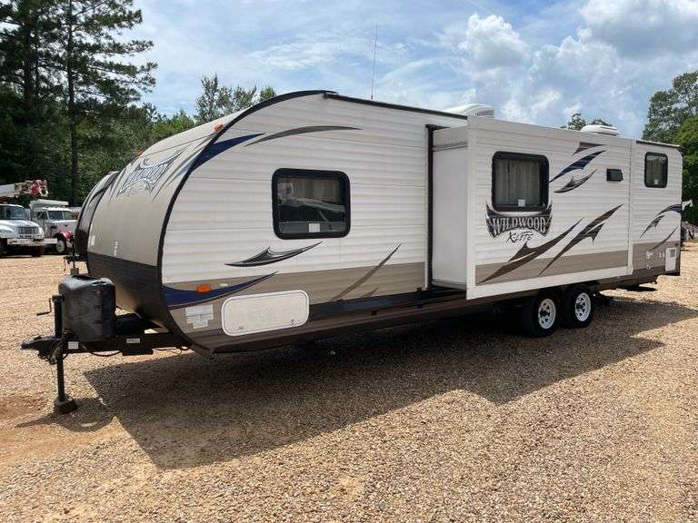 2014 Forrest River "Wildwood X-Lite" Camper