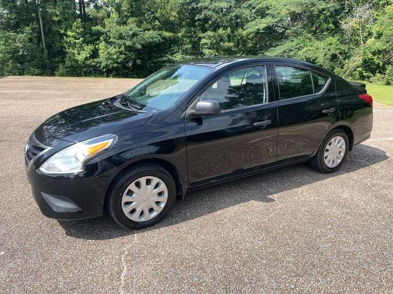 2015 Nissan Versa 4 Door Sedan
