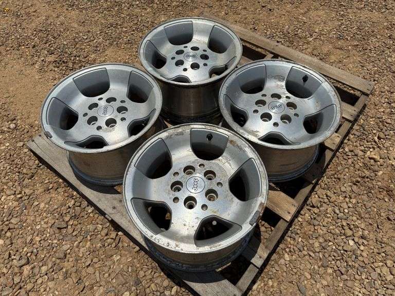 (4) Jeep 16" Rims