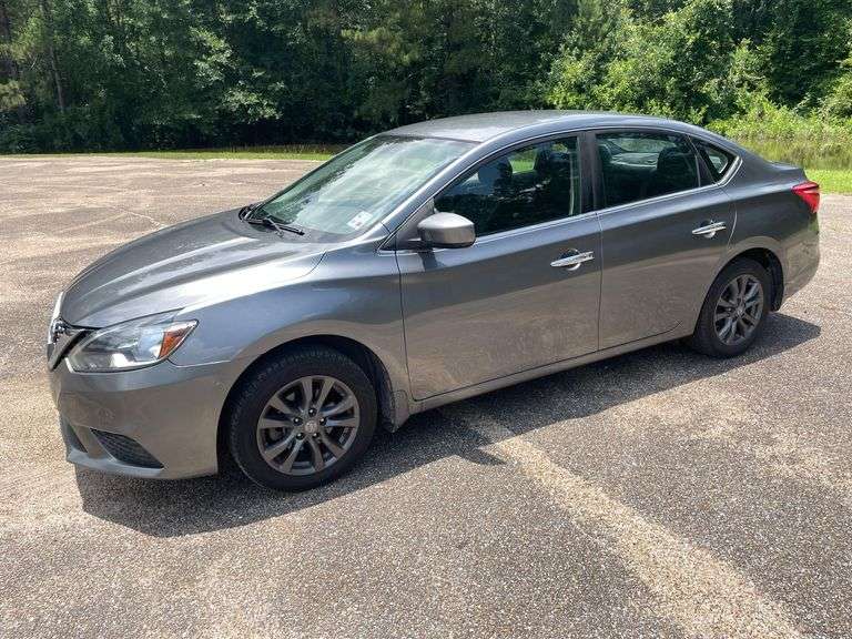 2017 Nissan Sentra 4 Door Sedan (118.065 Miles)
