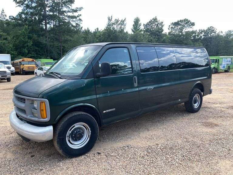 2002  Chevrolet Express 3500 4 Door Passenger Van  (75,911 Miles)-Not Running