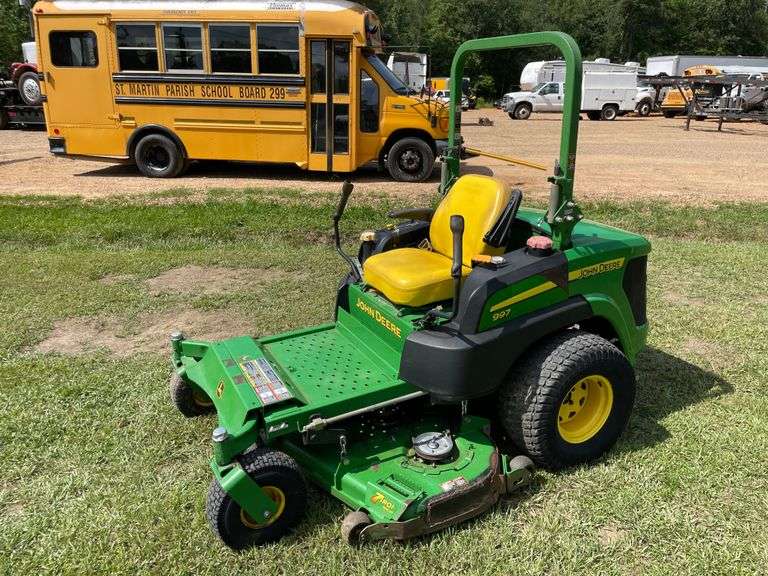 2013 John Deere Z-Trak 60" Zero Turn Mower