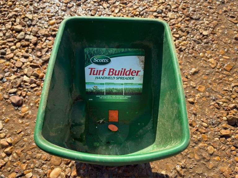 Scotts Turf Builder HandHeld Spreader