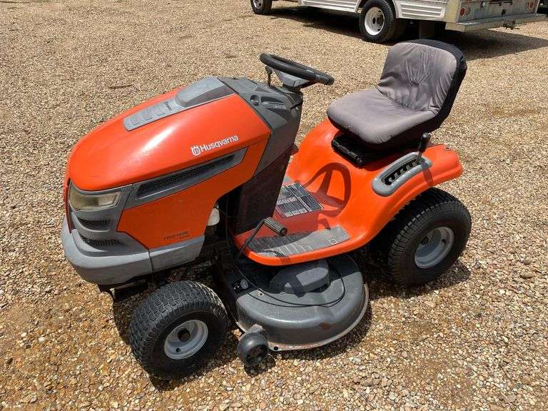 2009 Husqvarna YTH21K46 46" Riding Lawn Mower  (229 Hours)
