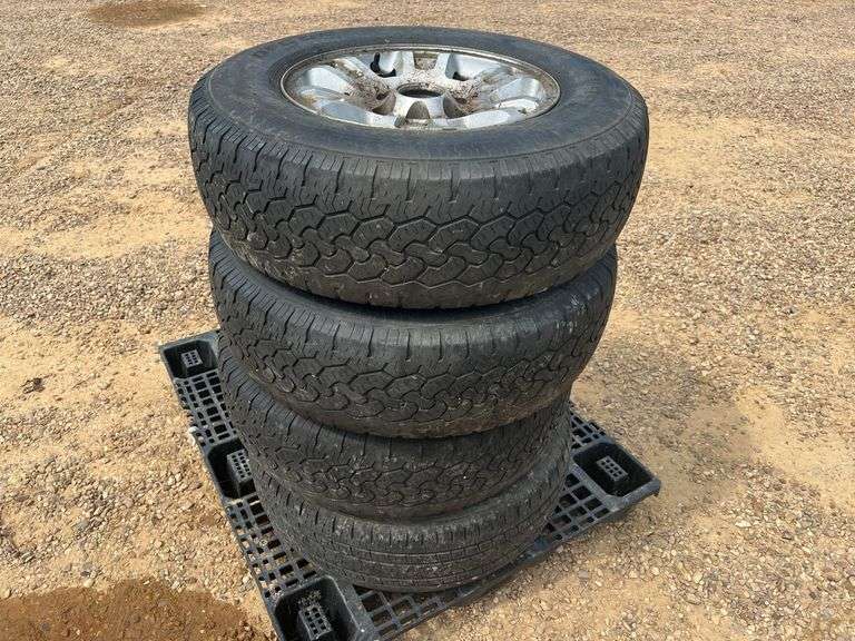 (4) BFGoodrich Rugged Trail LT245/75 R17 Tires w/ Rims