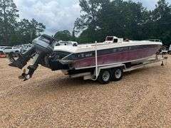 1985 Wellcraft Scarab Sport 29' Center Console Boat w/ Tandem Axle Trailer