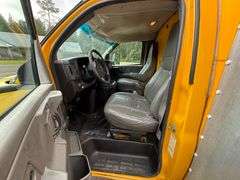 2011 GMC Savana 3500 18' Box Truck (535,400+ Miles)