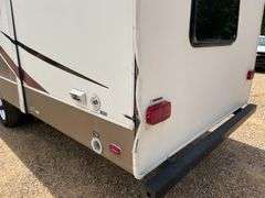 2006 Keystone Laredo 284BH Bumper Pull 28’ Travel Trailer