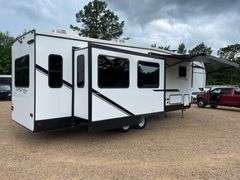 2023 Forest Cardinal 5th Wheel Travel Trailer