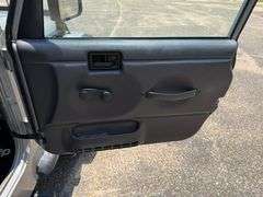 2001 Jeep Wrangler Sport 4WD (213,070 Miles)
