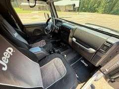 2001 Jeep Wrangler Sport 4WD (213,070 Miles)