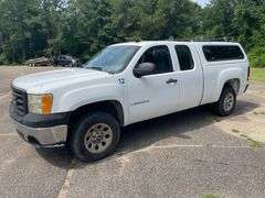 2007 GMC Sierra 1500 4 Door Extended Cab Pickup Truck (325,824 Miles)