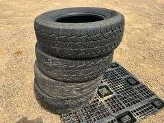 (4) Hankook Dynapro AT2 265/70 R17 Tires