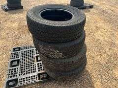 (4) Hankook Dynapro AT2 265/70 R17 Tires