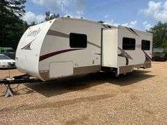 2006 Keystone Laredo 284BH Bumper Pull 28’ Travel Trailer