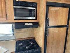 2006 Keystone Laredo 284BH Bumper Pull 28’ Travel Trailer