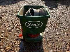 Scotts Turf Builder HandHeld Spreader