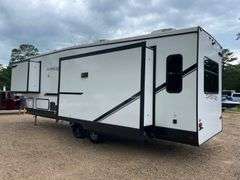 2023 Forest Cardinal 5th Wheel Travel Trailer