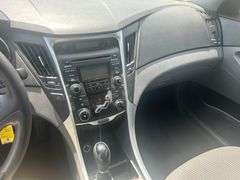 2013 Hyundai Sonata FWD 4Dr Sedan