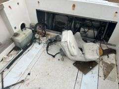 1985 Wellcraft Scarab Sport 29' Center Console Boat w/ Tandem Axle Trailer