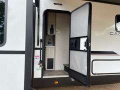 2023 Forest Cardinal 5th Wheel Travel Trailer