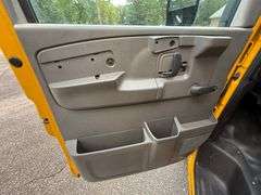 2011 GMC Savana 3500 18' Box Truck (535,400+ Miles)