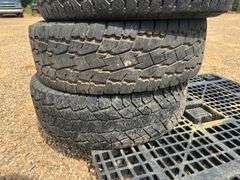(4) Hankook Dynapro AT2 265/70 R17 Tires