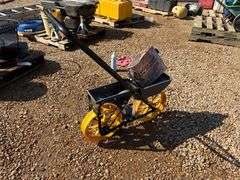 "Precision" Seeder/Spreader
