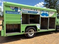 2005 International 4300 10 Bay Delivery Truck (366,180 Miles)