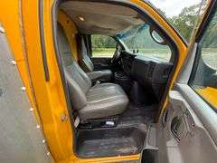 2011 GMC Savana 3500 18' Box Truck (535,400+ Miles)
