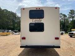 2006 Keystone Laredo 284BH Bumper Pull 28’ Travel Trailer