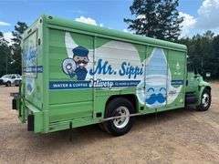 2005 International 4300 10 Bay Delivery Truck (366,180 Miles)