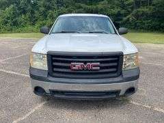2007 GMC Sierra 1500 4 Door Extended Cab Pickup Truck (325,824 Miles)