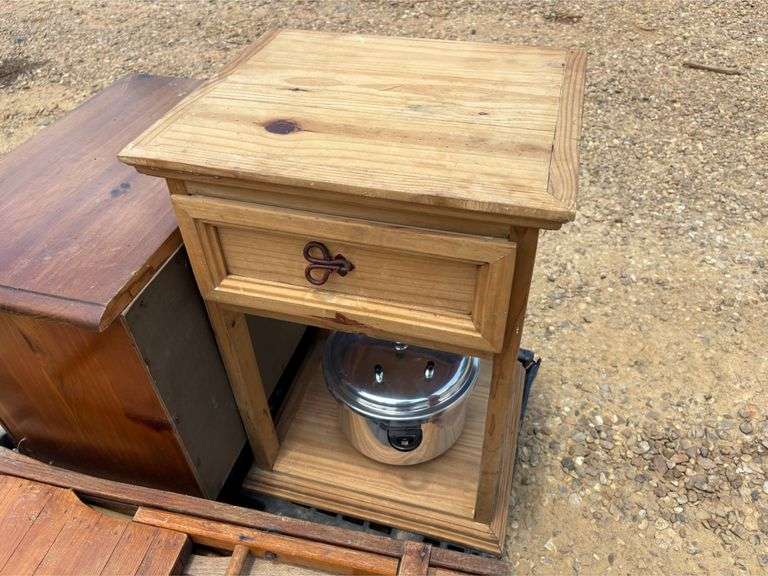 Pallet of Antique Home Decor