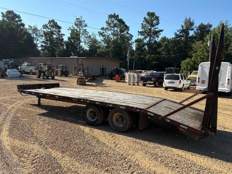 1998 Econoline T/A Tag Trailer w/Hyd. Ramps