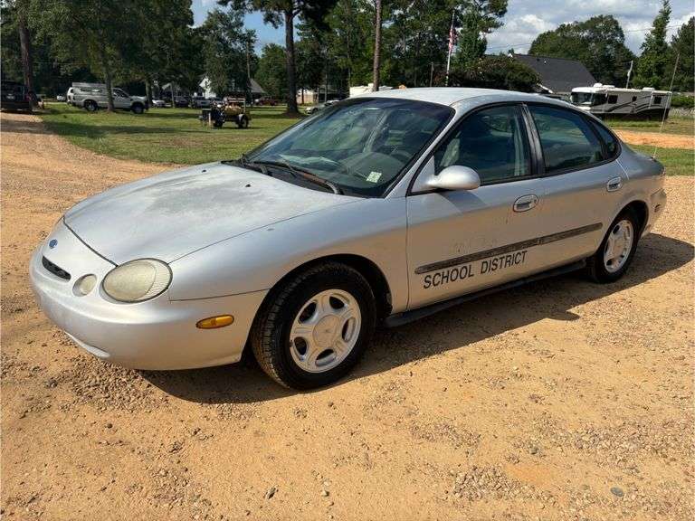 1997 Ford Taurus 4 Door Sedan (127,711 Miles)