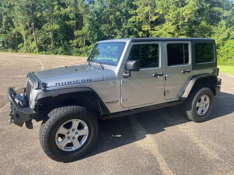 2014 Jeep Wrangler Rubicon 4 Door 4x4 Jeep (168,322 Miles)