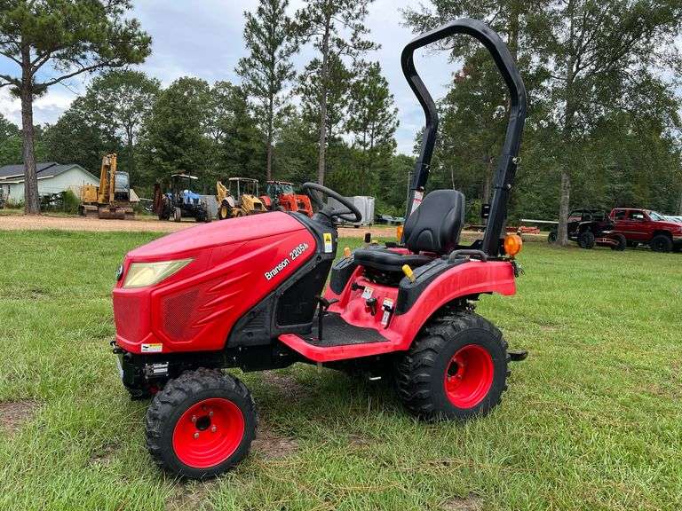2021 Branson 2205 4wd Tractor (55 Hours)