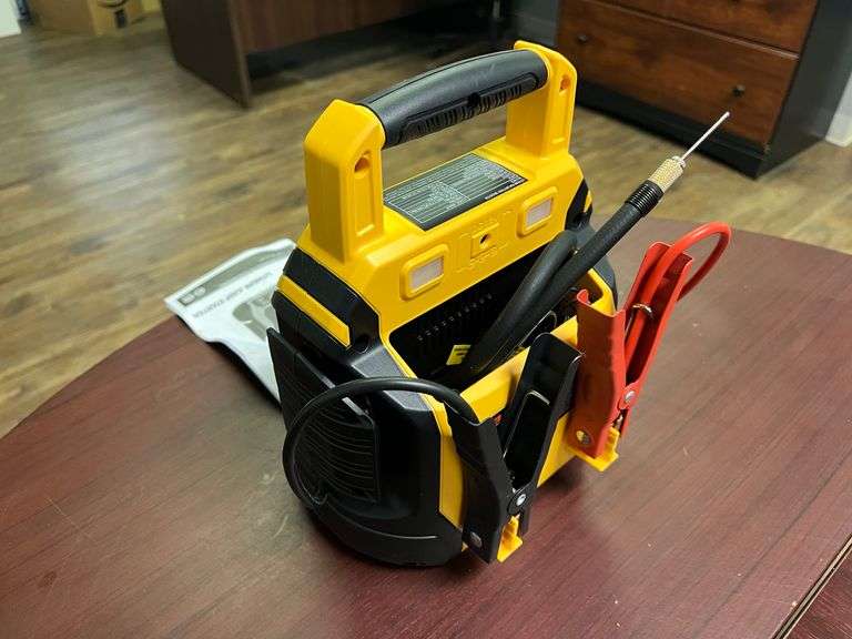 Everstart Maxx Lithium-Ion Battery Booster