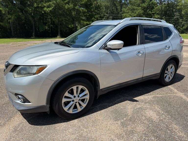 2015 Nissan Rogue SV SUV (239,623 Miles)