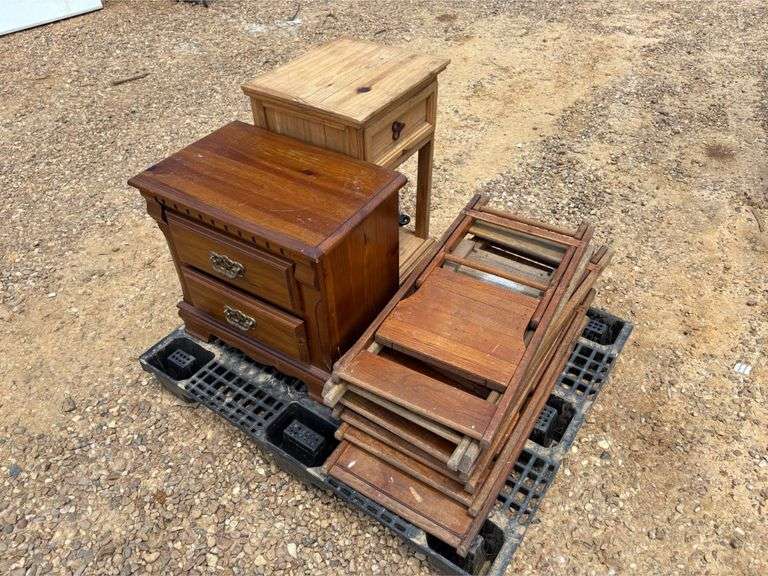 Pallet of Antique Home Decor