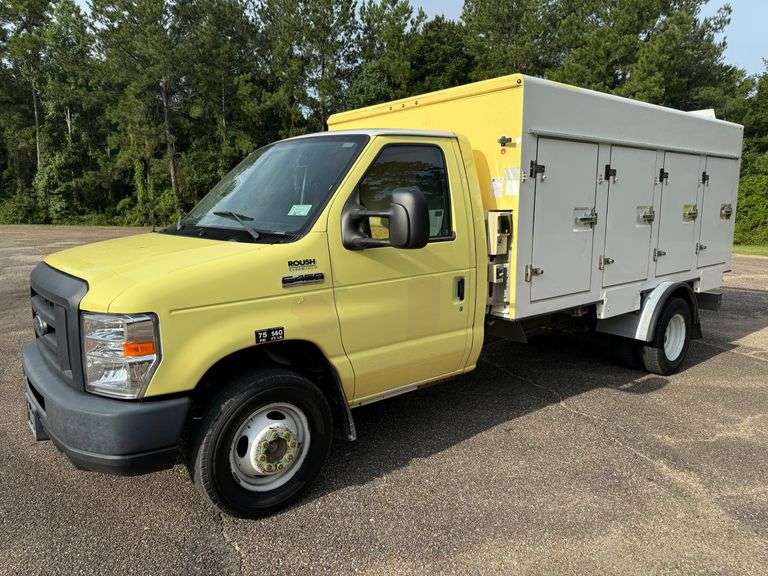2018 Ford E-450 SD Refrigerated Utility Body Truck (163,523 Miles)