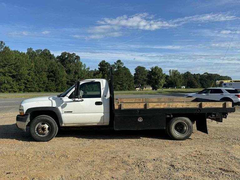 2001 Chevrolet 3500 Single Cab FlatBed Pickup (171,895 Miles)