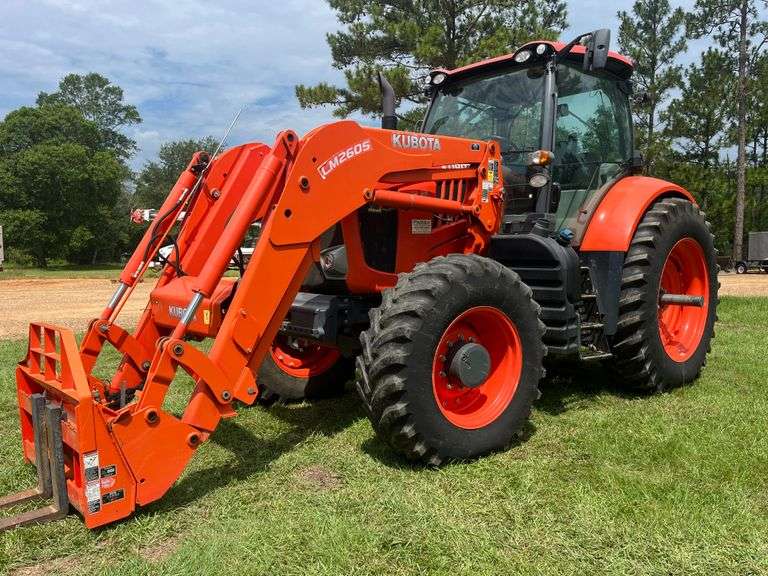 2017 Kubota M7-171 Enclosed Cab Tractor w/ LM2605 Loader (1,113 Hours)
