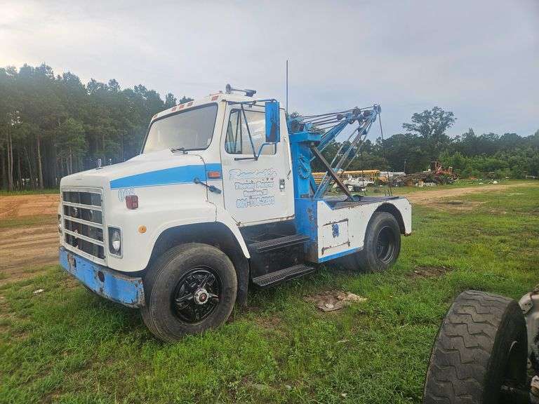 1979 International 2155 Wrecker Truck