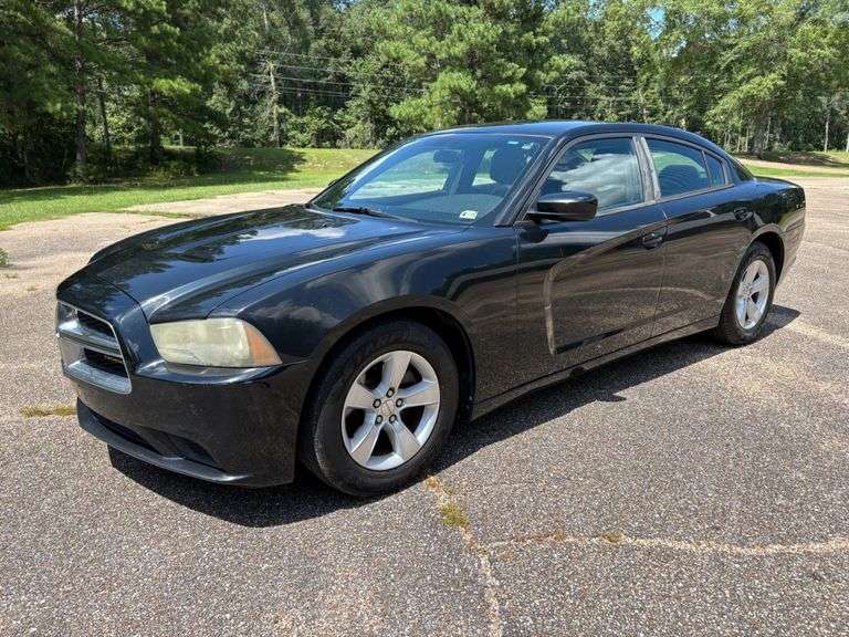 2012 Dodge Charger SE 4 Door Sedan (251,837 Miles)