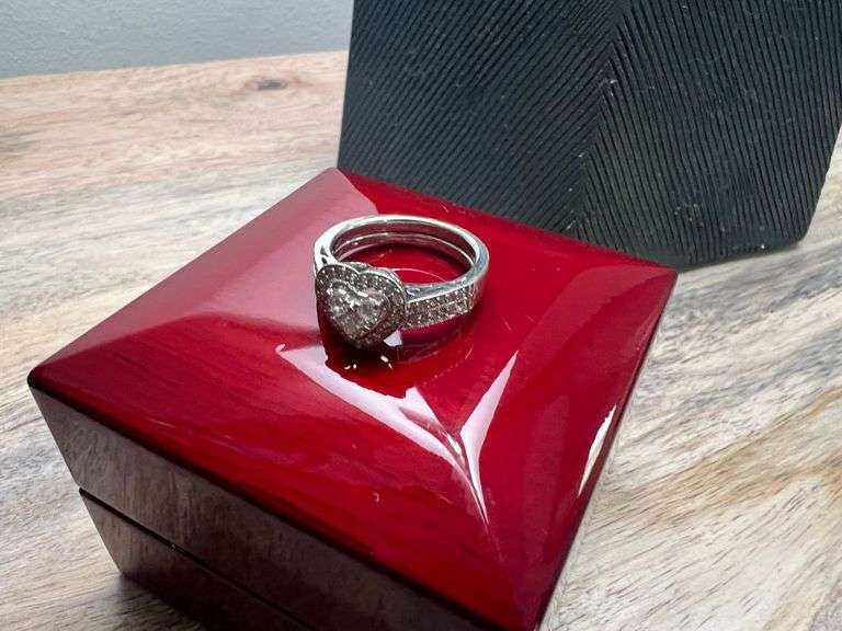 14k White Gold Heart Cluster Set (1.06 CTW)